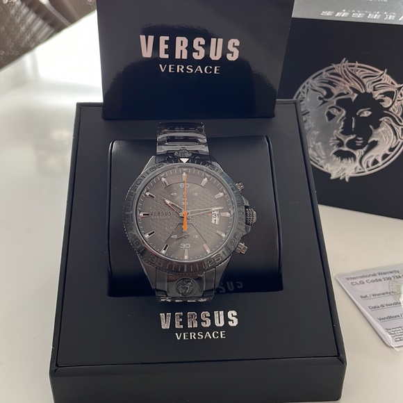 Versace Watch - Picture 9 of 11